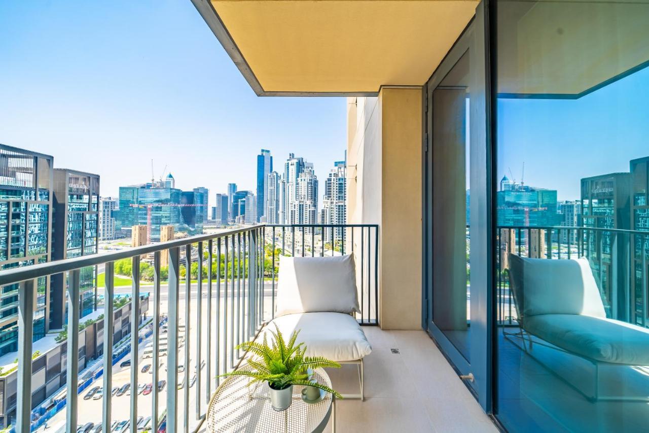 Incredible Views From This Classy Apt With Terrace ดูไบ ภายนอก รูปภาพ